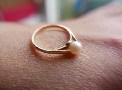 Vintage solid 9ct Gold 375 Pearl Solitaire Ring 1,4g
