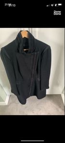 Black Zara coat - Stylish design