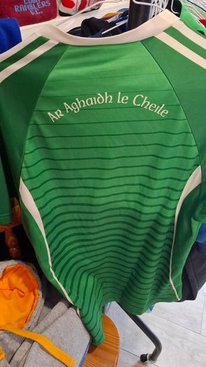 (Tight Fit) Saint Mary's Burren GAA O'Neills Gaelic Football Jersey (Adult Small) FREE POST