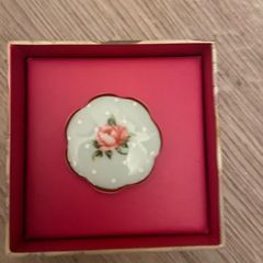 brooch