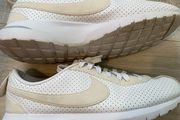 Nike Trainers - UK 7.5