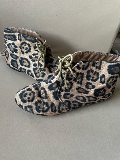 Leopardskin ankle boots