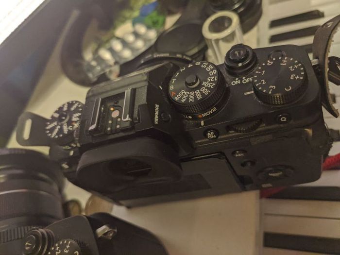 Fuji X-T4 XT4 APS-C 4k60p 10bit mirrorless camera body