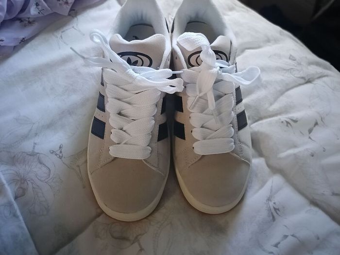 Adidas campus