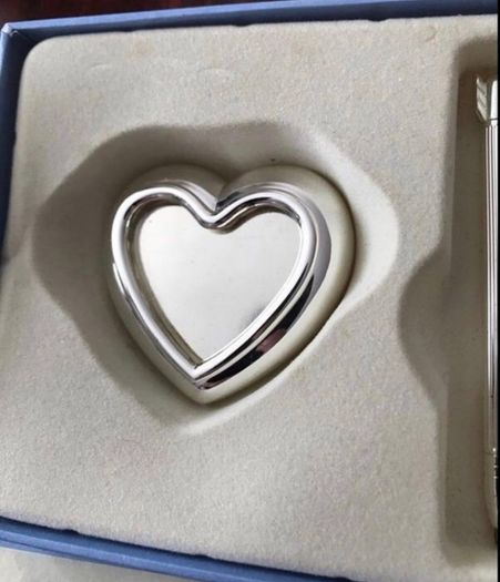Newbridge gift set ,pen and pen holder and photo loveheart