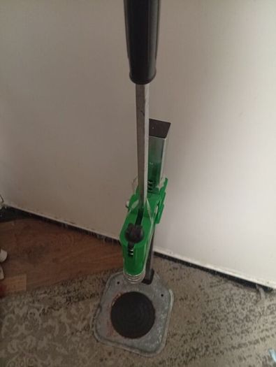 bottle top press