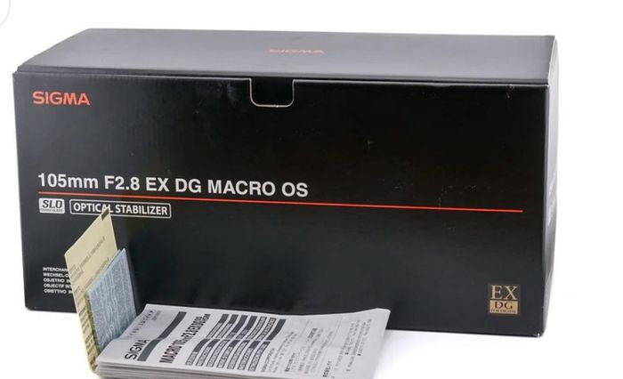 Sigma 105mm f/2.8 EX DG OS HSM Canon lens