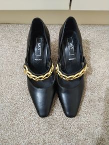 Ladies shoes