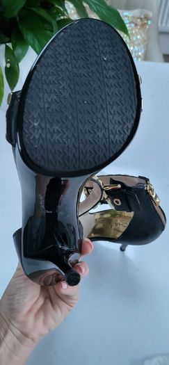 Michael Kors black and gold sandals Sz 40 (Fit 7-7.5UK) - Bnwot Rrp 240