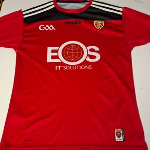 (Tight Fit) Down GAA O'Neills Gaelic Football Jersey (Adult Medium) FREE POST