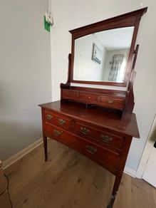 Vintage dresser