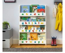tidy books bookshelf
