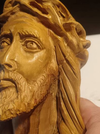 Fabulous Hardwood Carving Of Jesus