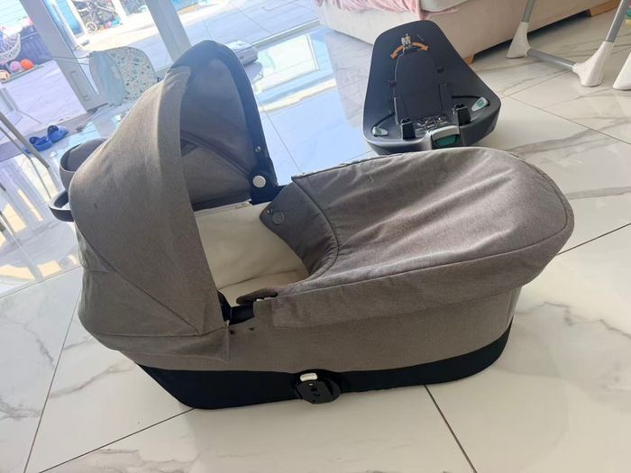 Buggy : Stroller + Carrycot