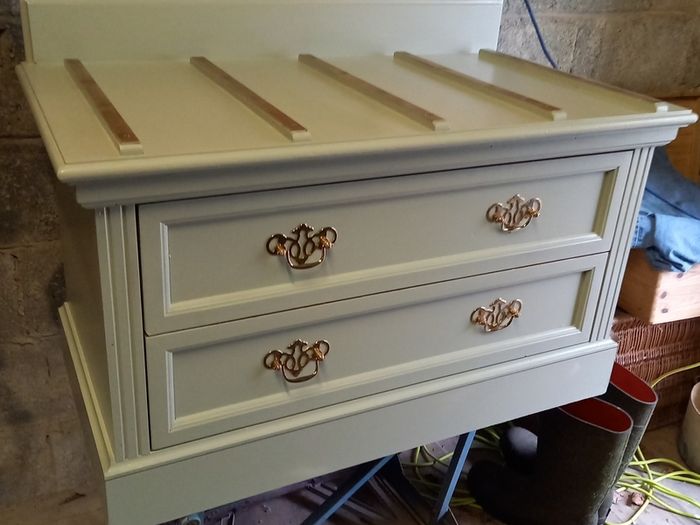 Lowboy chest of drawers