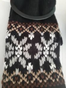 New scarf tag attached