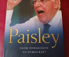 Paisley / From Demagogue to Democrat?/ Ed Moloney / Poolbeg/ 2008