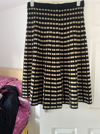 Beautiful quality F and F skirt size 20