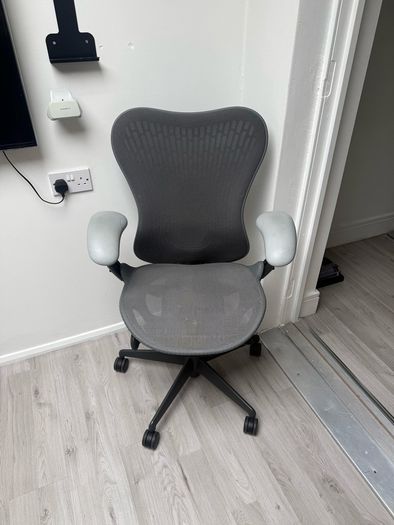 Herman Miller Mirra 2 Office Chair