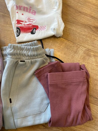 Girls clothes, age 7-8. Most never worn.
