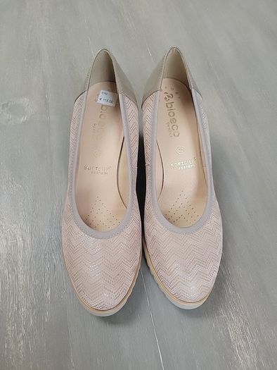 Brand new pair of beautiful taupe wedges, bioeco by arka