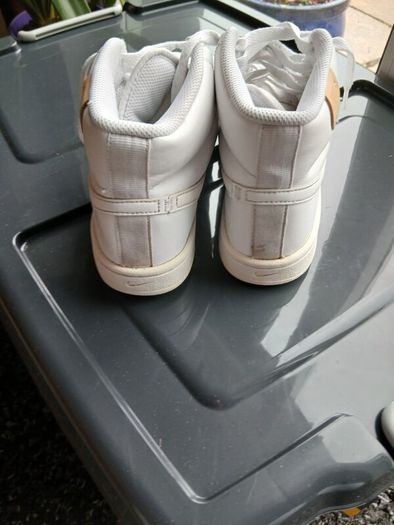 Nike hi tops Size 5