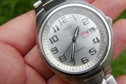Men's GUESS Waterpro Silver Tone Classic Bracelet Watch, Date, C66079G (Fresh battery, works well)