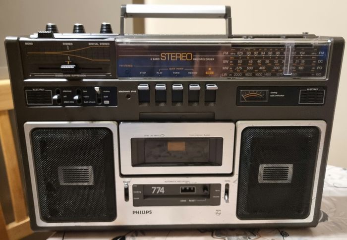 From 1977 Philips Stereo Traveler 774 / 22AR774, working good. Made in Holland.
