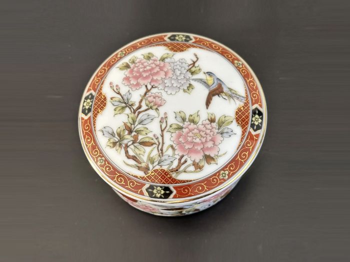 Vintage Japanese Porcelain Trinket Box