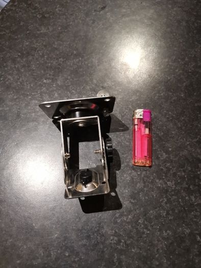 Metal bracket