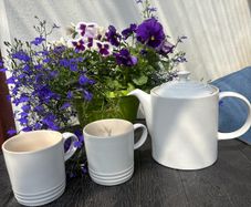 Le Creuset Grand Teapot 1.3L with 2 Mugs 350ml Cotton Matte Stoneware