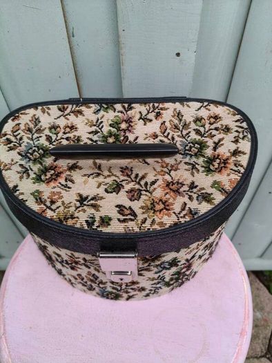 Vintage Makeup/Vanity case