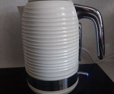 Russell Hobbs Cream kettle