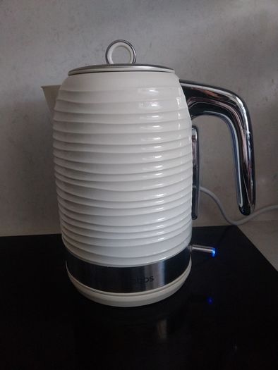 Russell Hobbs Cream kettle