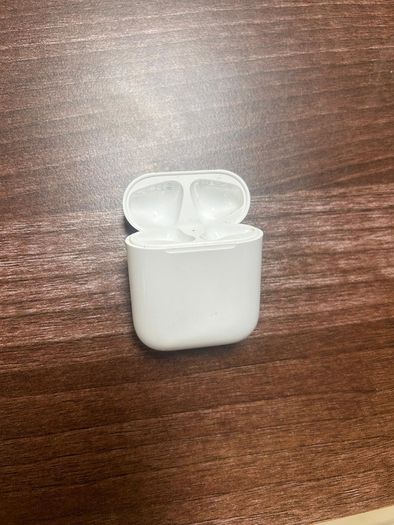 Airpods charging case
