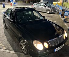 Mercedes benz E class e200 kompressor