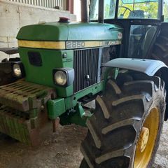 John Deere 2850