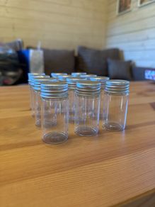 Small glass jars with lid