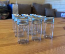 Small glass jars with lid