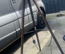 Tripod floor lamp