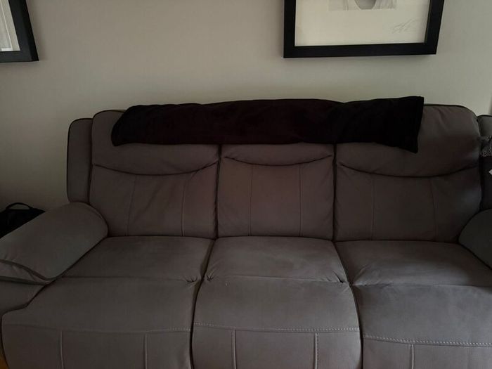 Electric reclining sofas