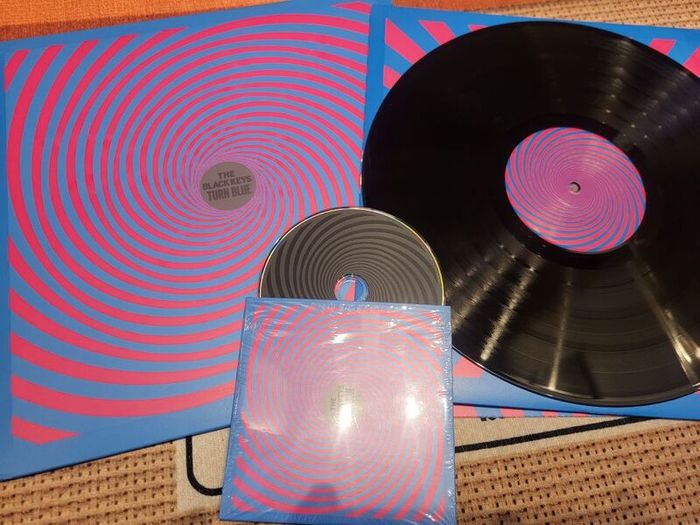 The Black Keys - Turn Blue
