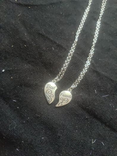 best friend pendant