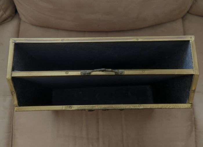 Vintage: Hammered Brass Wood Divided Magazine Rack With Mother & Children Kitchen Scene