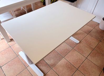 White Modern Office Desk - Like New