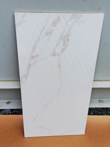 Prissmacer Ceramica porcelain wall tiles gloss 3D  three-dimensional  Calacatta marble texture Venus collection  model: PRIS.RLV.BR.VENUS  size 30x60cm