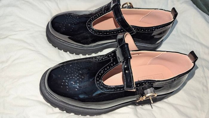 River Island Girls black mary jane heeled shoes UK5