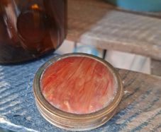 Vintage powder compact