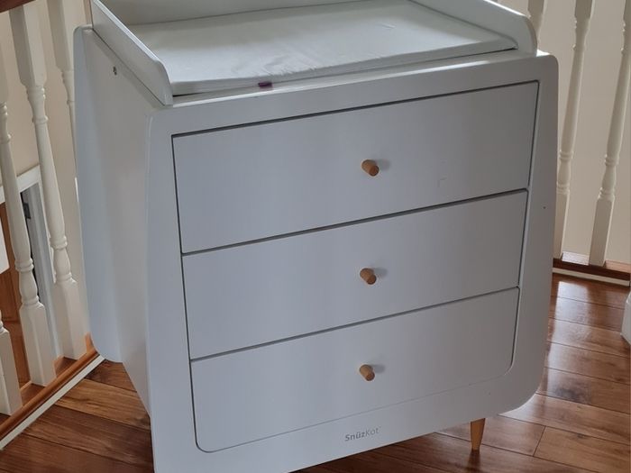 Snuzkot Scandi Cot, Mattress and Changing Table / Drawers