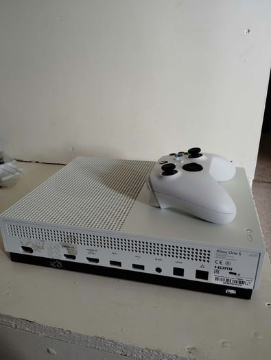 Xbox One S